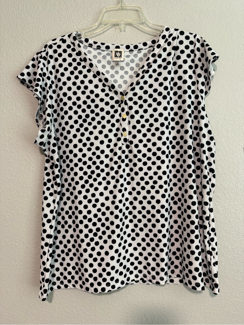 Anne Klein Black and White Polka Dot V-Neck Short Sleeve Top